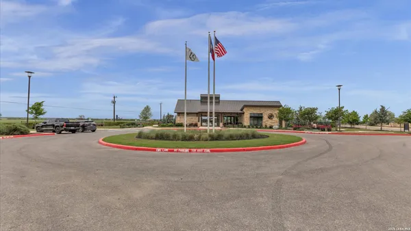 $1,600 | 7730 Fox Crossing, San Antonio, TX 78252