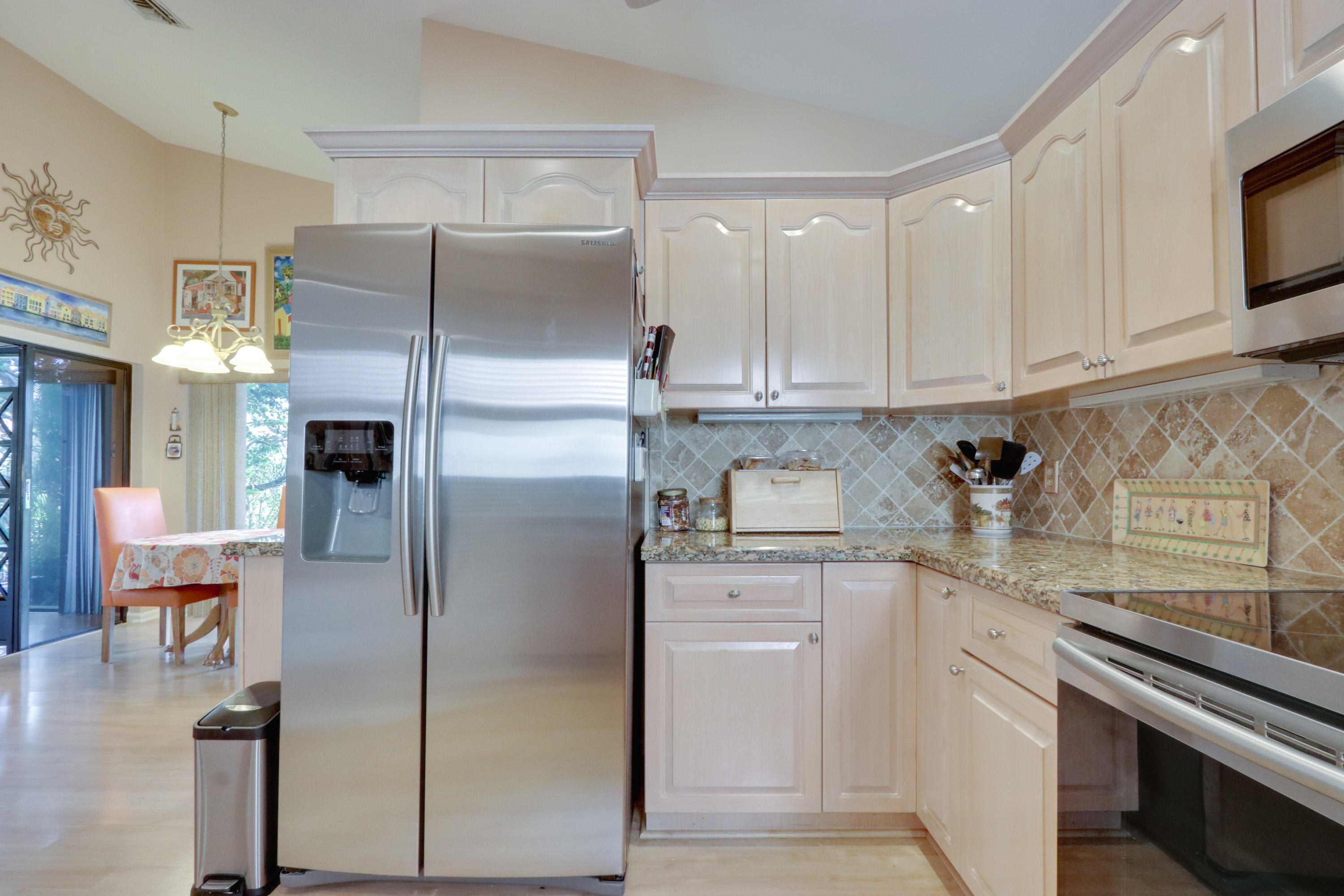 23363 Water Circle Boca Raton, FL 33486 - Photo 8 of 43 New Granite & SS Appliances
