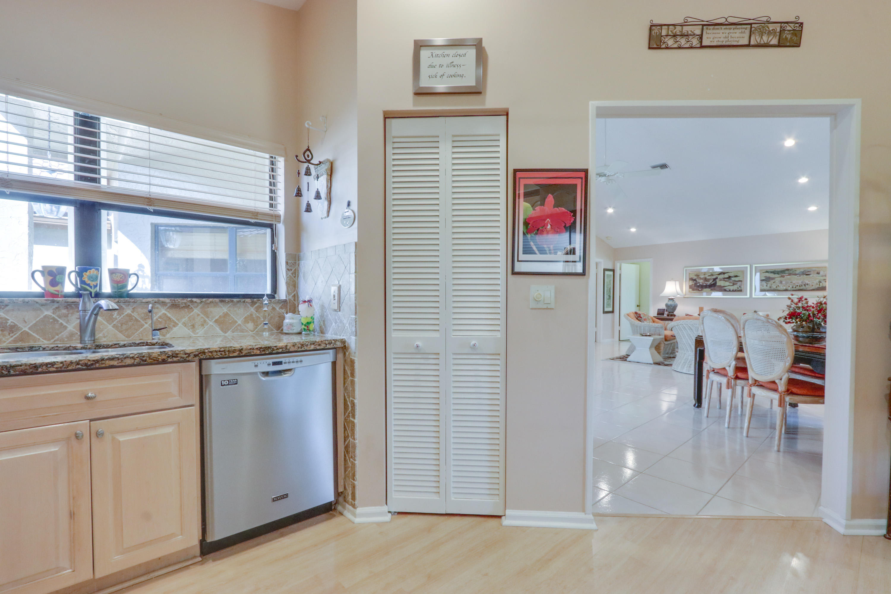 23363 Water Circle Boca Raton, FL 33486 - Photo 9 of 43 Beautiful natural Light