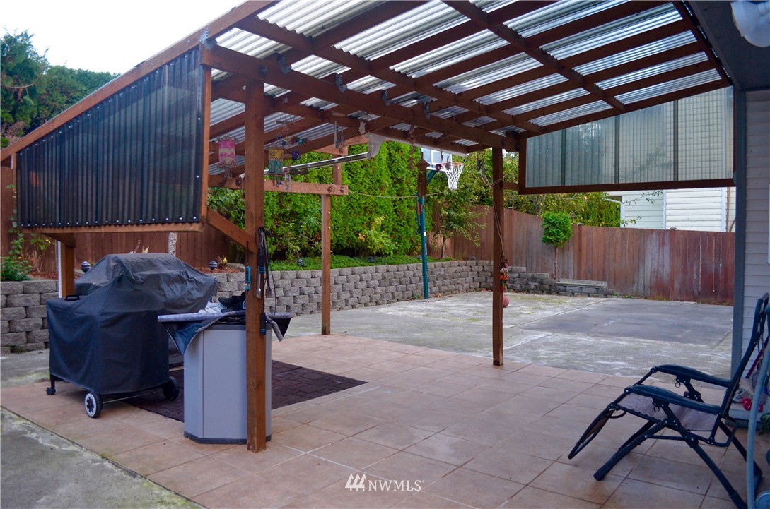 18618 106th Place Southeast Renton, WA 98055 - Photo 4 of 23
