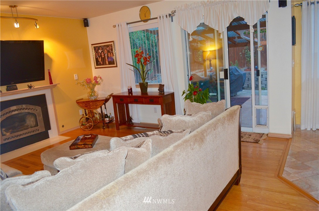 18618 106th Place Southeast Renton, WA 98055 - Photo 6 of 23