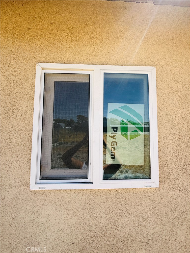 14080 Mohawk Road Apple Valley, CA 92307 - Photo 2 of 26 NEW Dual Pane Windows!