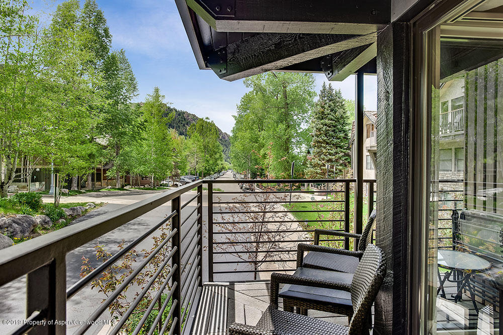 1039 East Cooper Avenue, Unit 41 Aspen, CO 81611 - Photo 9 of 21 Corner Deck with Views