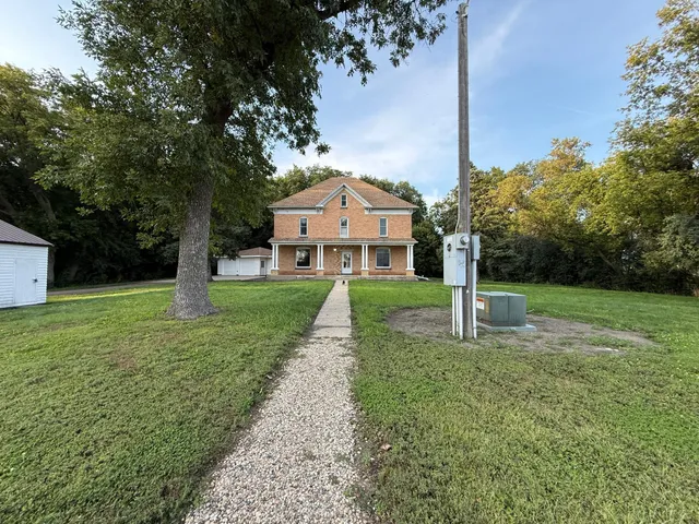 $450,000 | 78994 160th Street, Sacred Heart, MN 56285