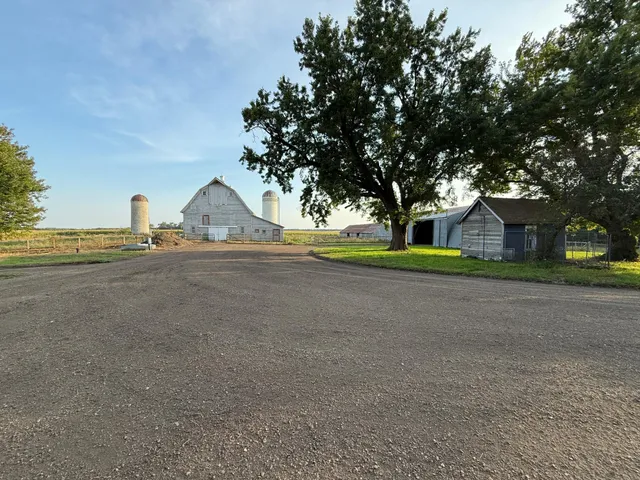 $450,000 | 78994 160th Street, Sacred Heart, MN 56285