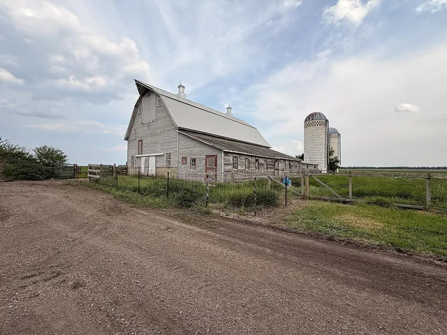 $450,000 | 78994 160th Street, Sacred Heart, MN 56285