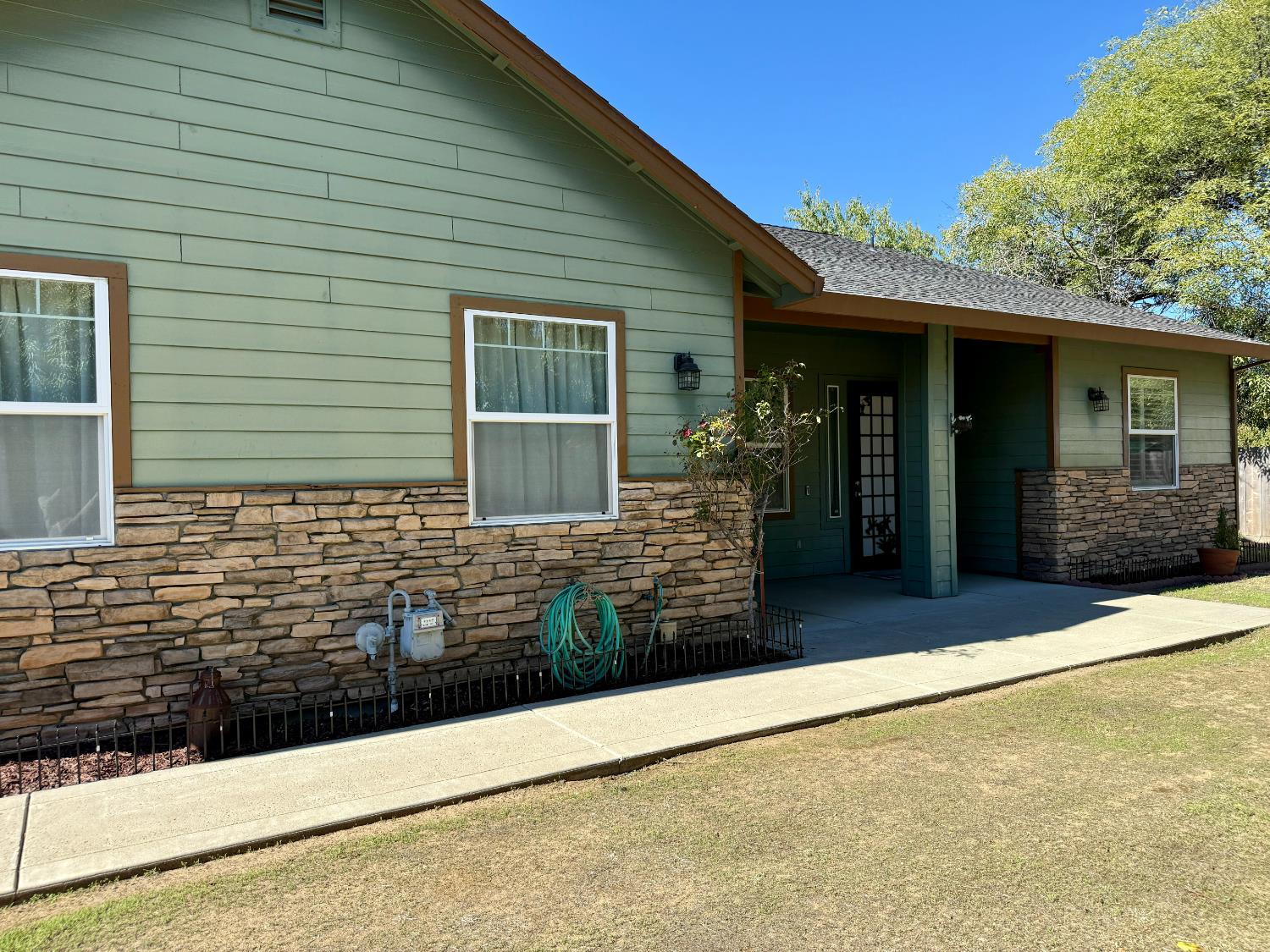 1566 Adams Road Yuba City, CA 95993 - Photo 3 of 57