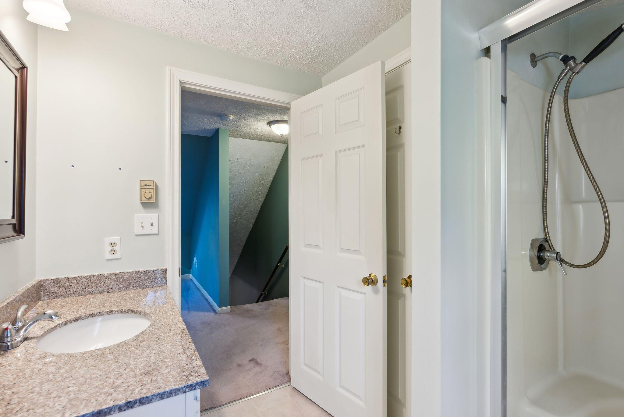 21 Cluf Bay Road, Unit 21 Brunswick, ME 04011 - Photo 29 of 35 second floor full bath