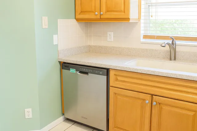 a close view of sink and tap