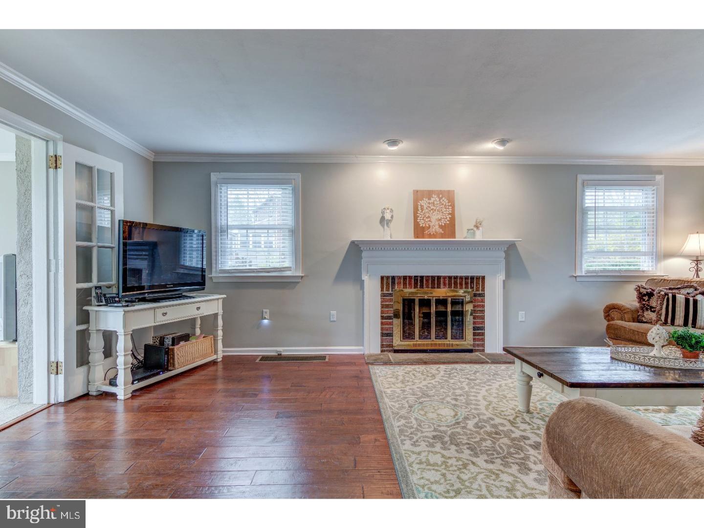 209 Maplewood Road West Chester, PA 19382 - Photo 4 of 25 Living Room