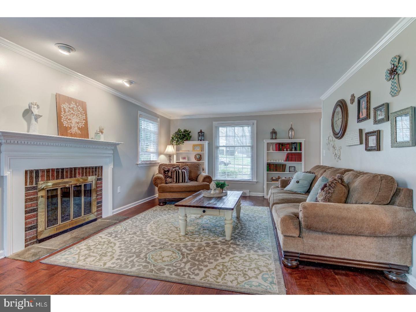 209 Maplewood Road West Chester, PA 19382 - Photo 5 of 25 Living Room