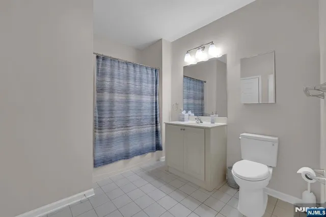 $445,000 | 7 Ridgeview Lane, Mount Arlington, NJ 07856