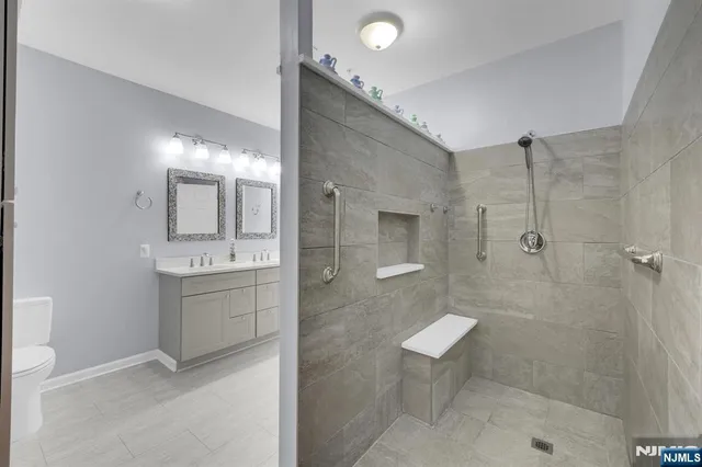 $445,000 | 7 Ridgeview Lane, Mount Arlington, NJ 07856