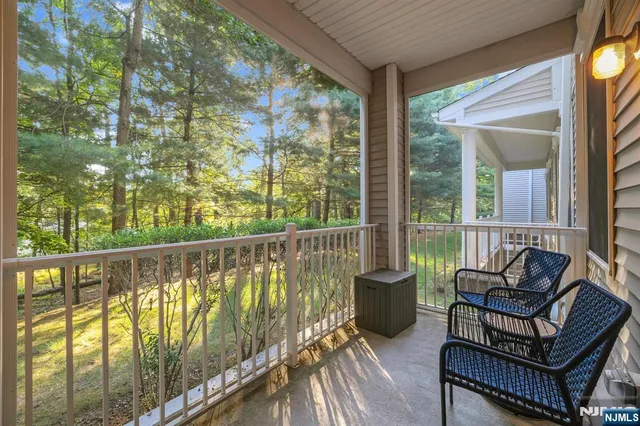 $445,000 | 7 Ridgeview Lane, Mount Arlington, NJ 07856