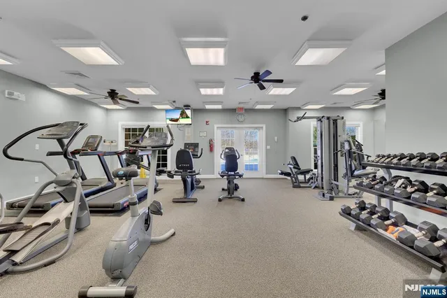 $445,000 | 7 Ridgeview Lane, Mount Arlington, NJ 07856