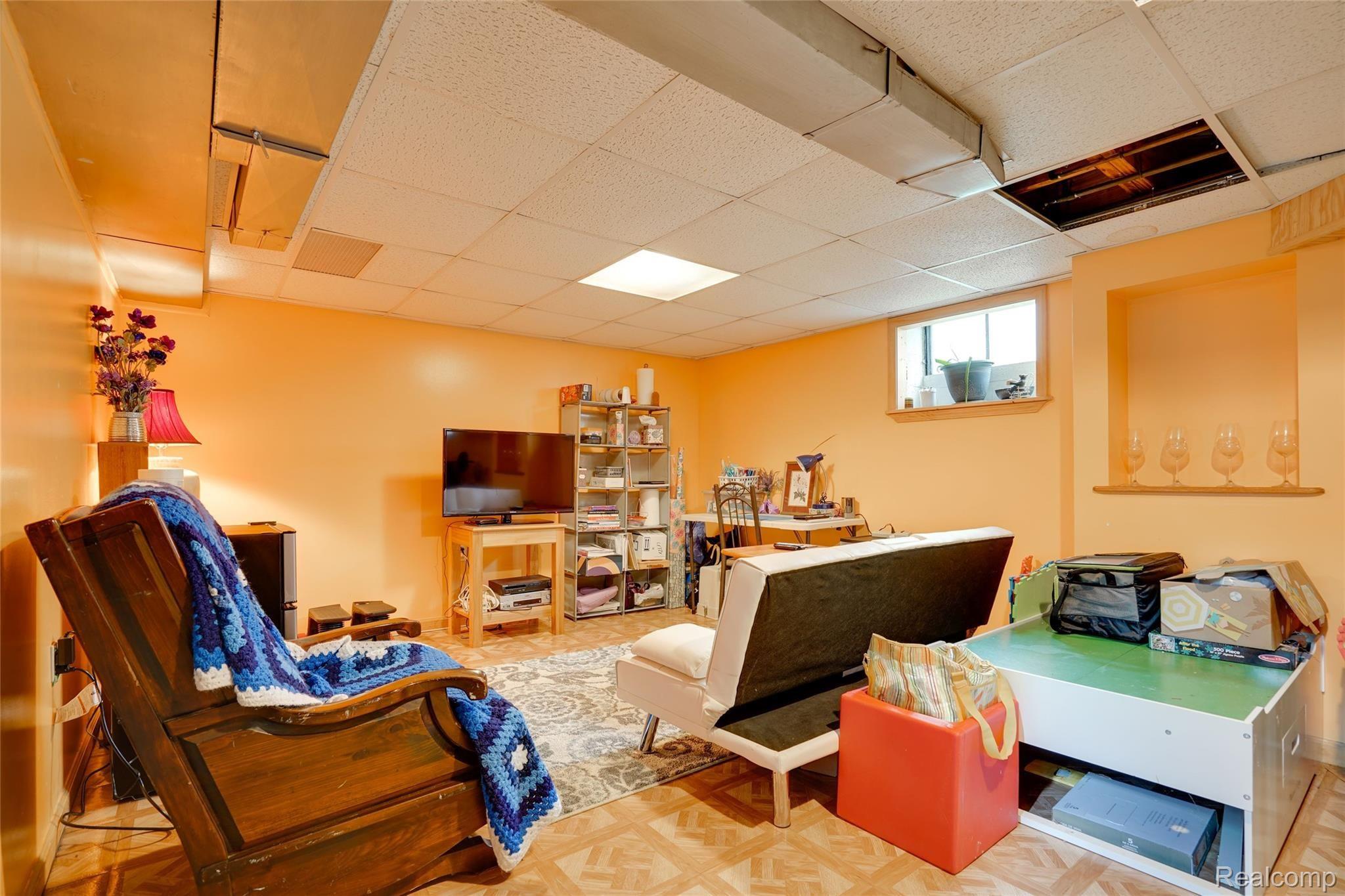 1833 Hawthorne Road Grosse Pointe, MI 48236 - Photo 18 of 24 GP-18.jpg
