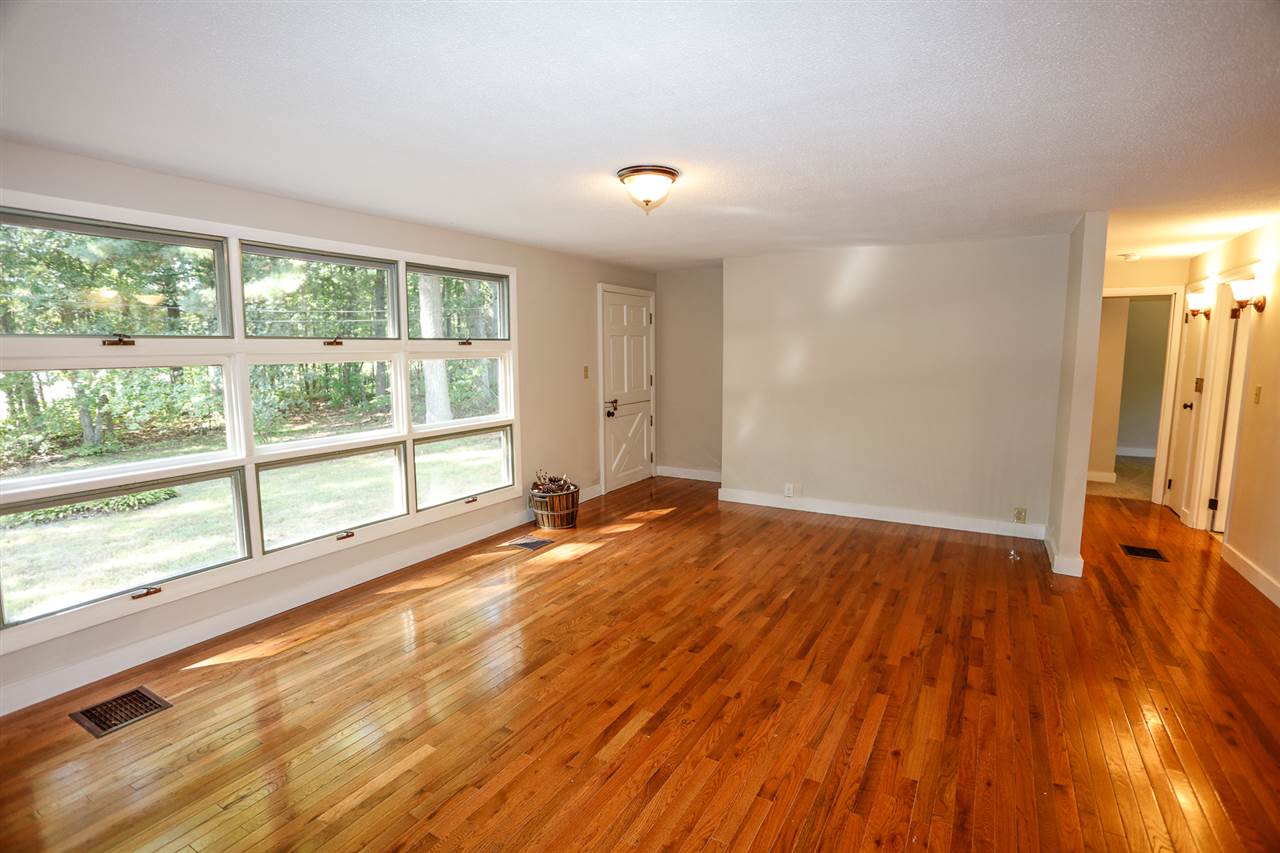 49 Kingston Road Plaistow, NH 03865 - Photo 6 of 22 Gallery Image 6