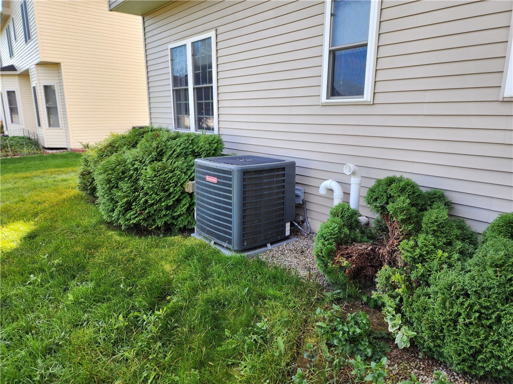 213 Jonquil Lane Greece, NY 14612 - Photo 3 of 38