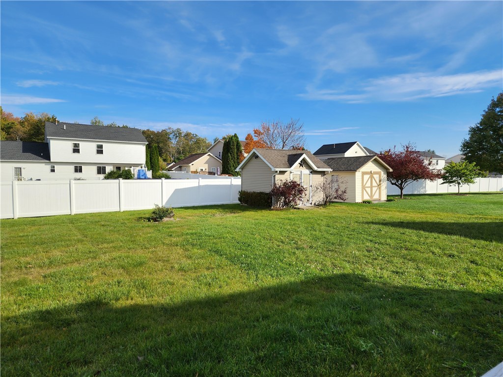 213 Jonquil Lane Greece, NY 14612 - Photo 5 of 38