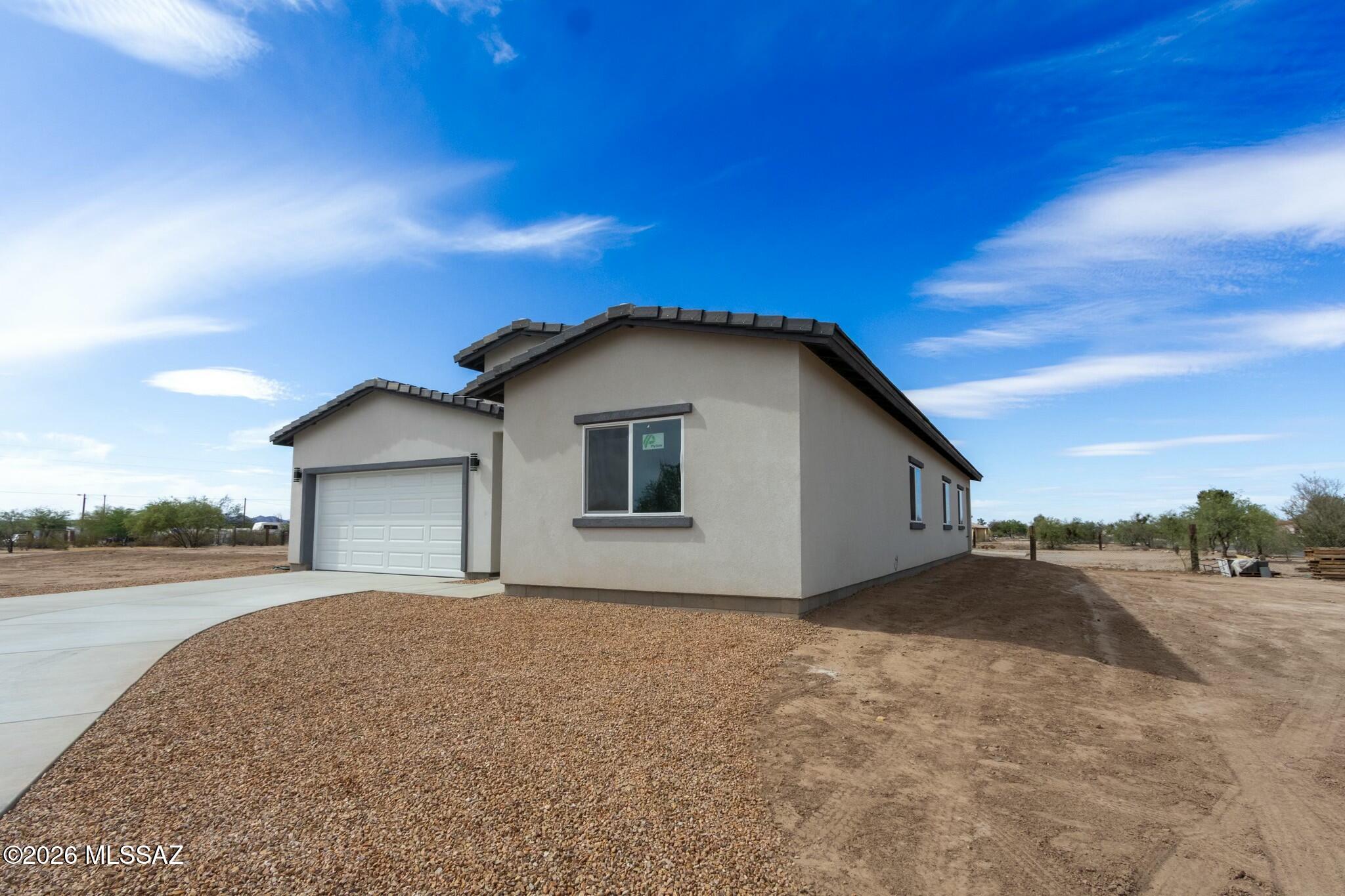 12603 North Carbine Road Marana, AZ 85653 - Photo 2 of 43 IMG_3367