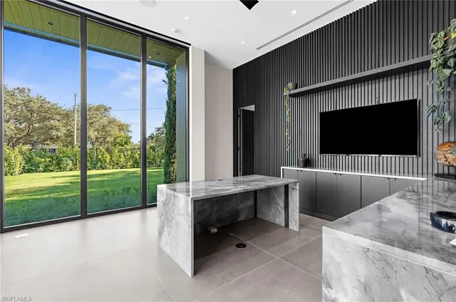 $11,995,000 | 107 Myrtle Road, Naples, FL 34108