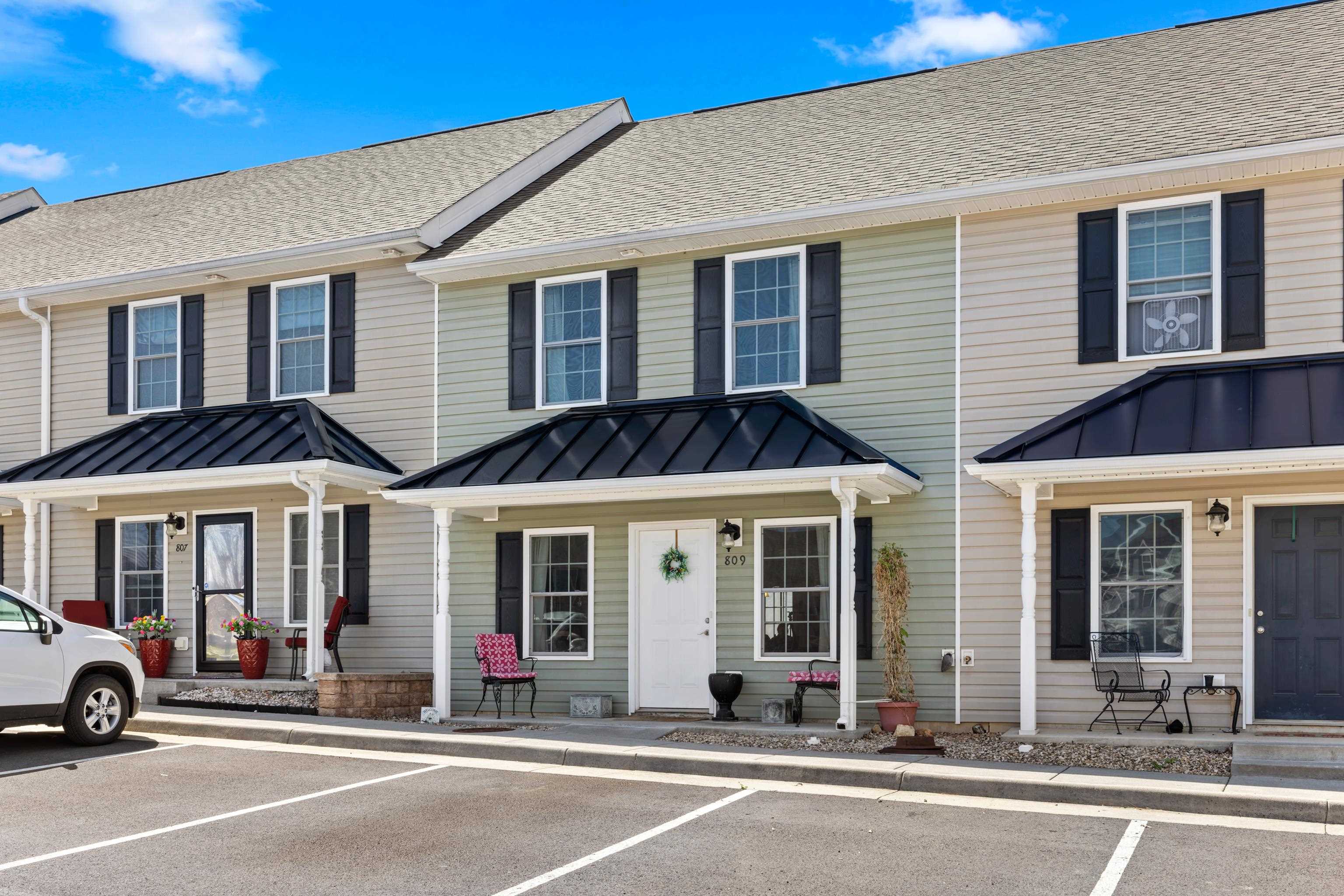 809 Carson Circle Grottoes, VA 24441 - Photo 1 of 57