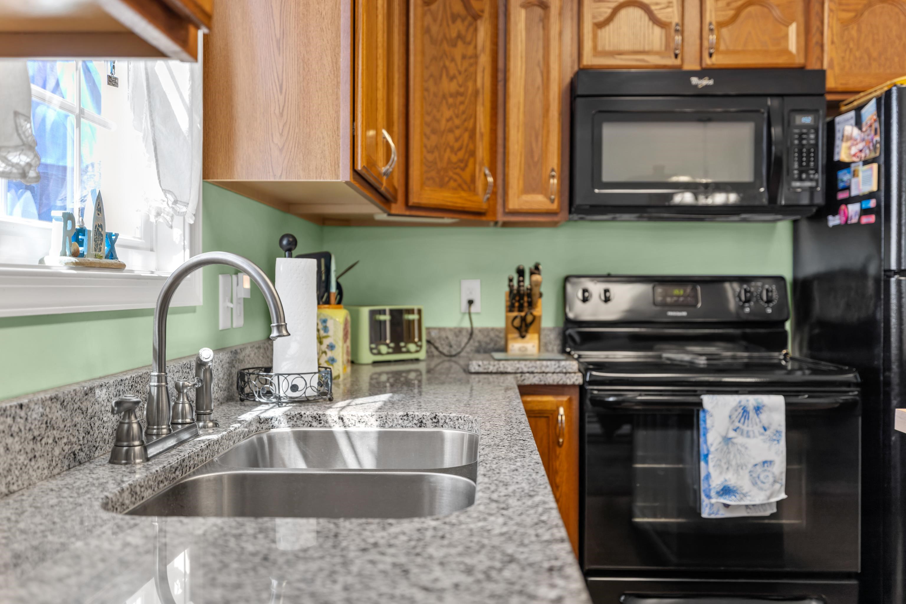 809 Carson Circle Grottoes, VA 24441 - Photo 13 of 57