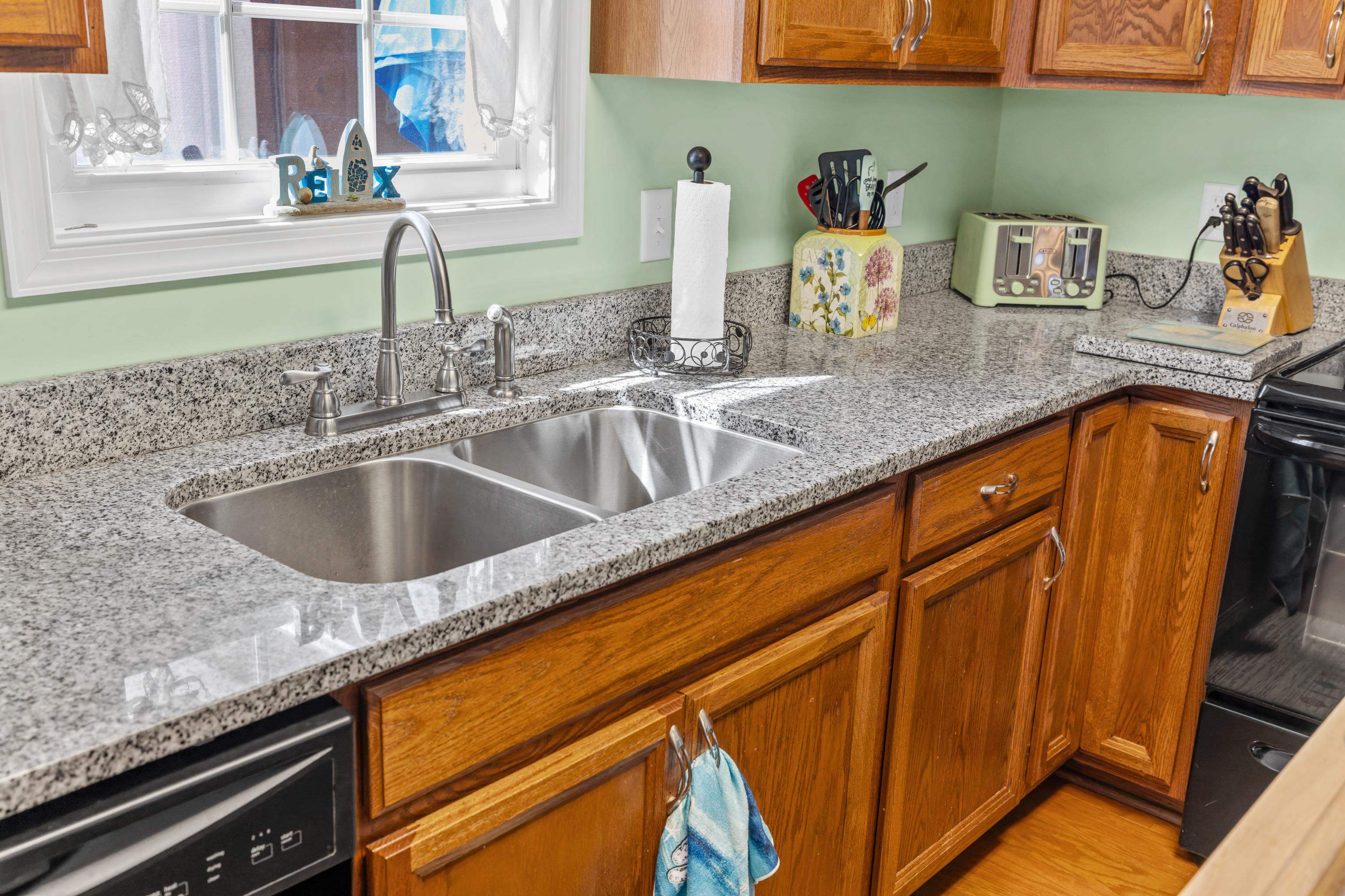 809 Carson Circle Grottoes, VA 24441 - Photo 14 of 57