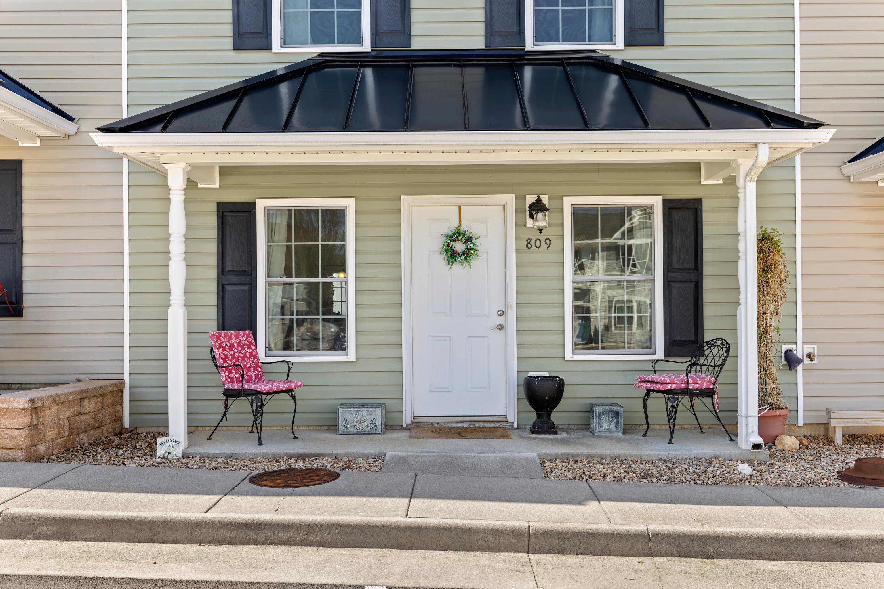 809 Carson Circle Grottoes, VA 24441 - Photo 3 of 57