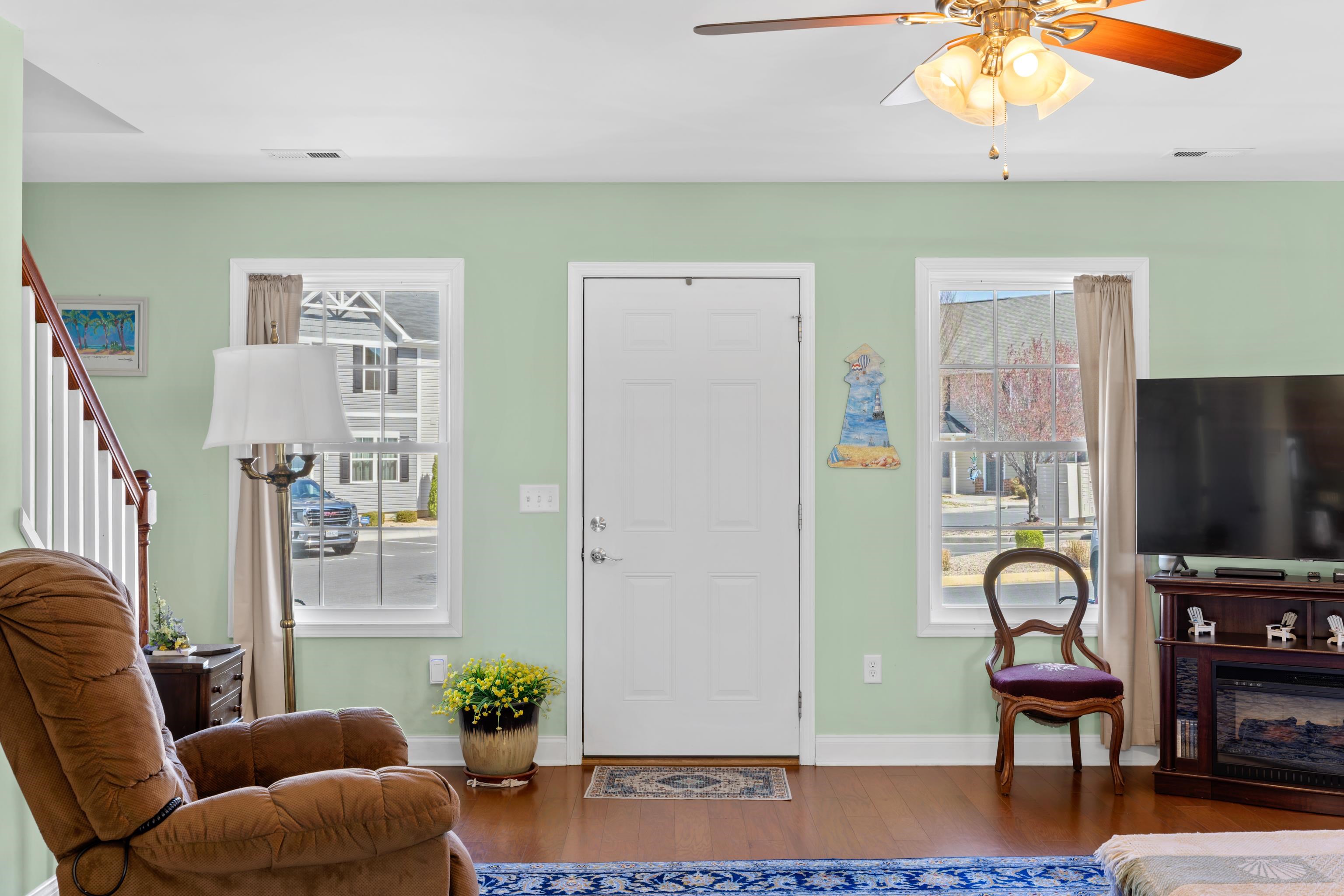 809 Carson Circle Grottoes, VA 24441 - Photo 4 of 57