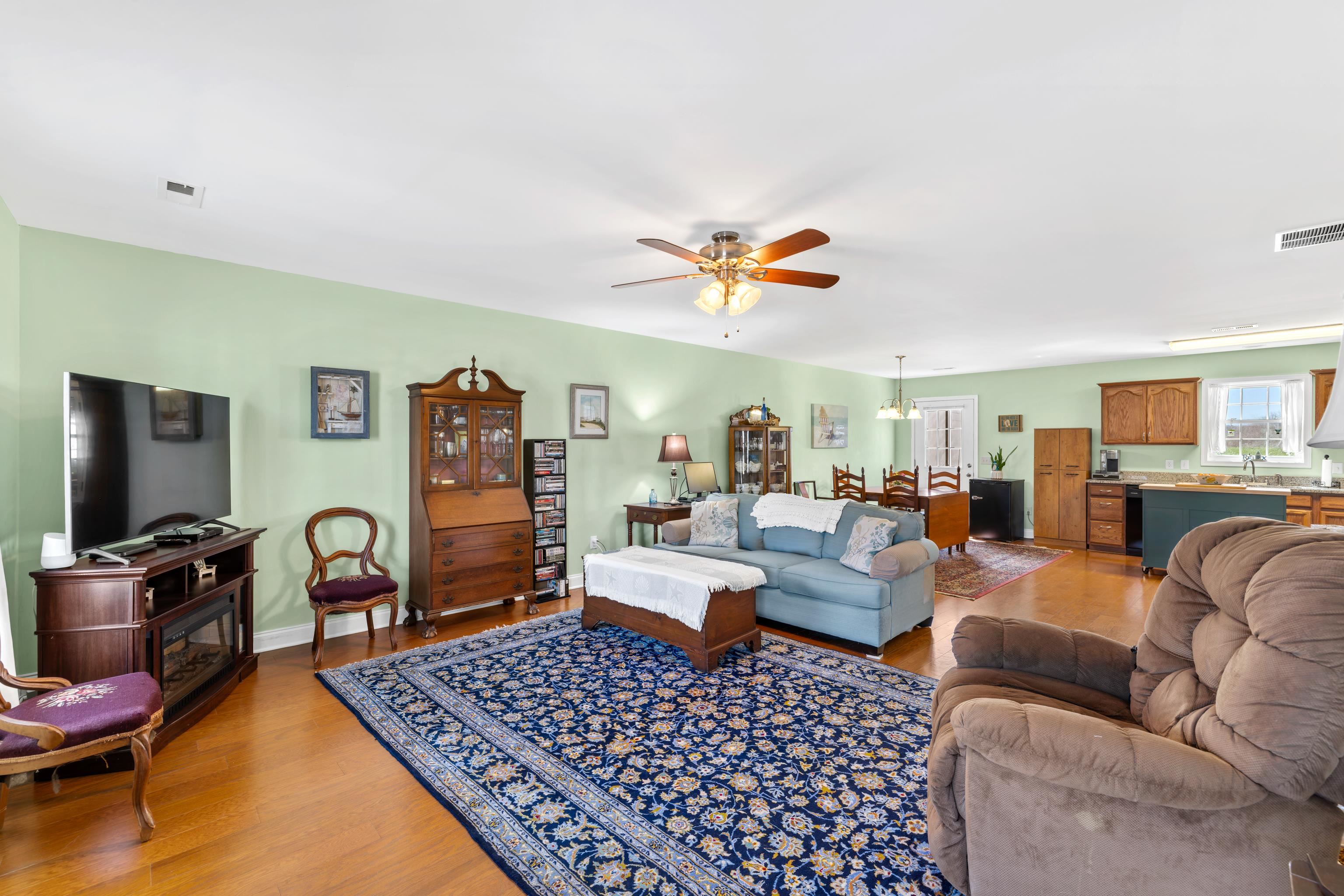 809 Carson Circle Grottoes, VA 24441 - Photo 8 of 57