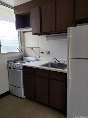 $1,200 | 1812 Puowaina Drive, Unit 301, Honolulu, HI 96813