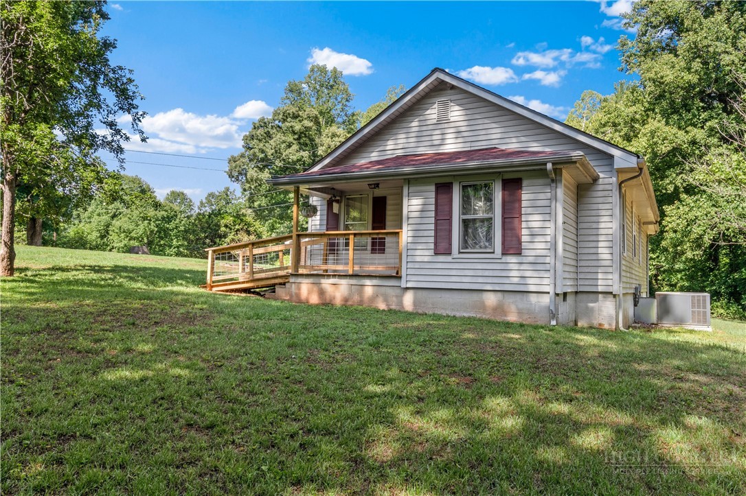 271 Little Ridge Road Moravian Falls, NC 28654 - Photo 2 of 34
