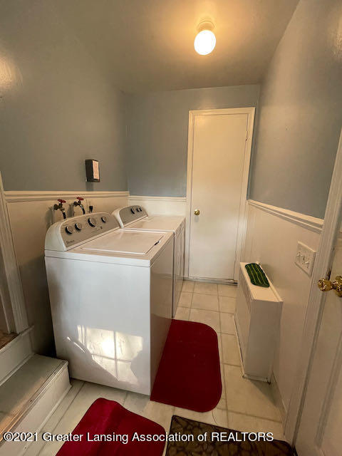 3614 Pleasant Grove Road Lansing, MI 48910 - Photo 31 of 47 Laundry room