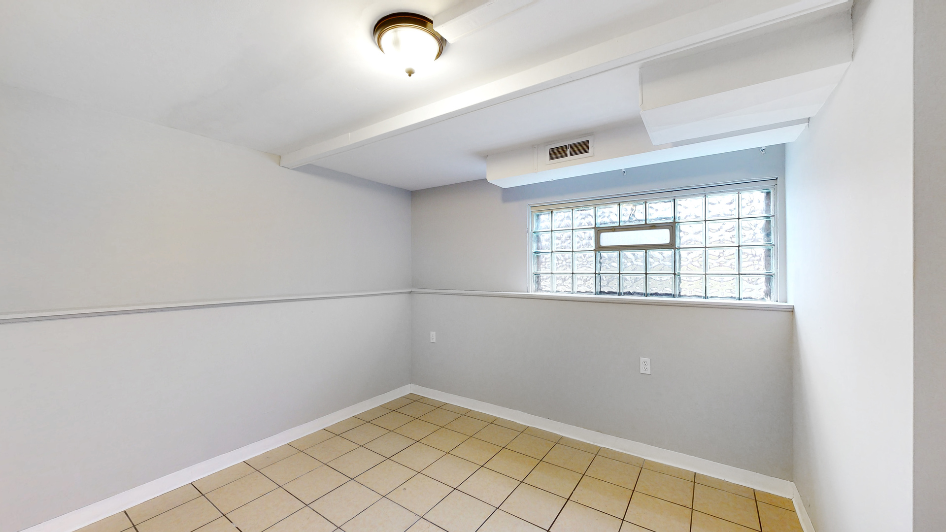 611 Andover Street Chicago Heights, IL 60411 - Photo 20 of 30 an empty room with windows