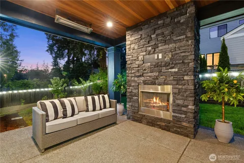 $5,200,000 | 10668 Southeast 32nd Street, Bellevue, WA 98004