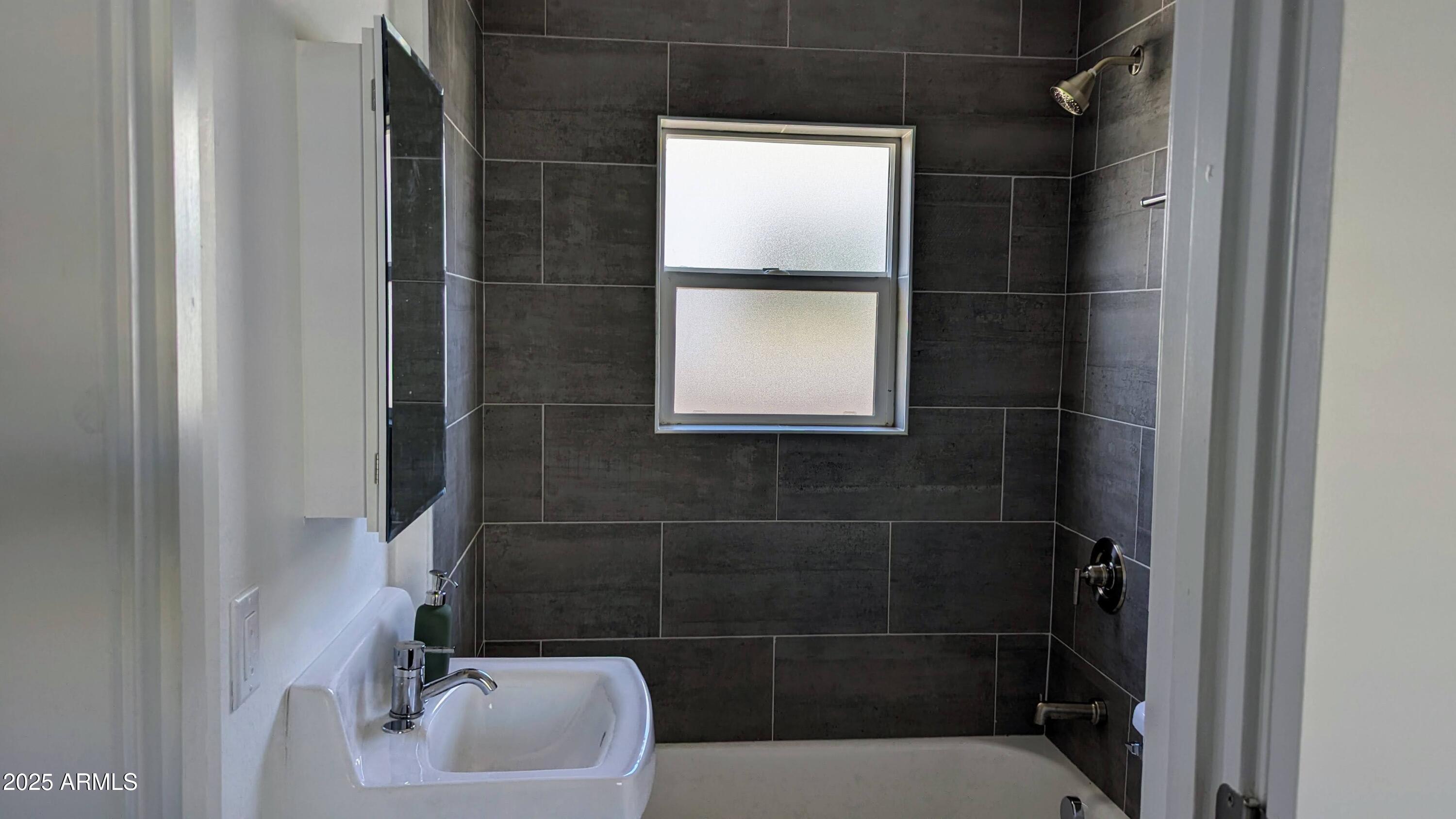 1620 East Apache Boulevard, Unit 1030 Tempe, AZ 85281 - Photo 7 of 8 Bathroom