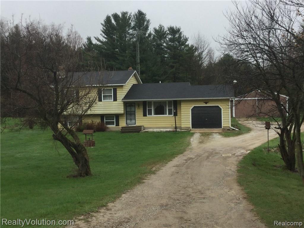 6165 Cyclone Road Otter Lake, MI 48464 - Photo 1 of 18 929C6412-AED9-4023-9AF5-4E8545DC3CA3.jpeg