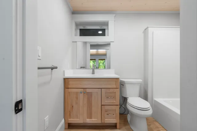 $1,590,000 | 862 West Neck Road, Nobleboro, ME 04555