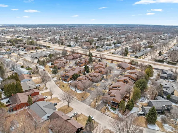 $309,900 | 921 East Windfield Place, Unit A, Appleton, WI 54911