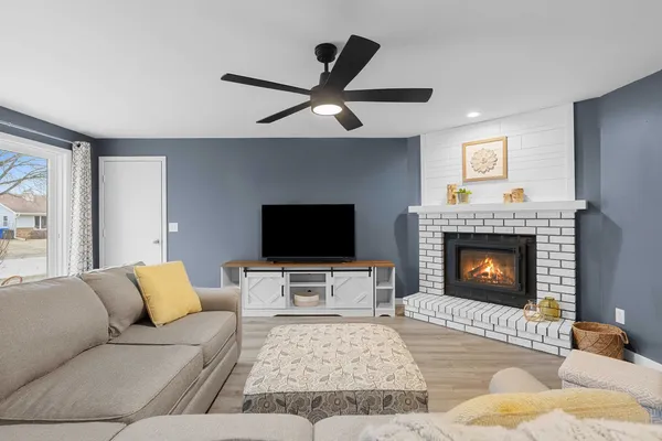 $309,900 | 921 East Windfield Place, Unit A, Appleton, WI 54911