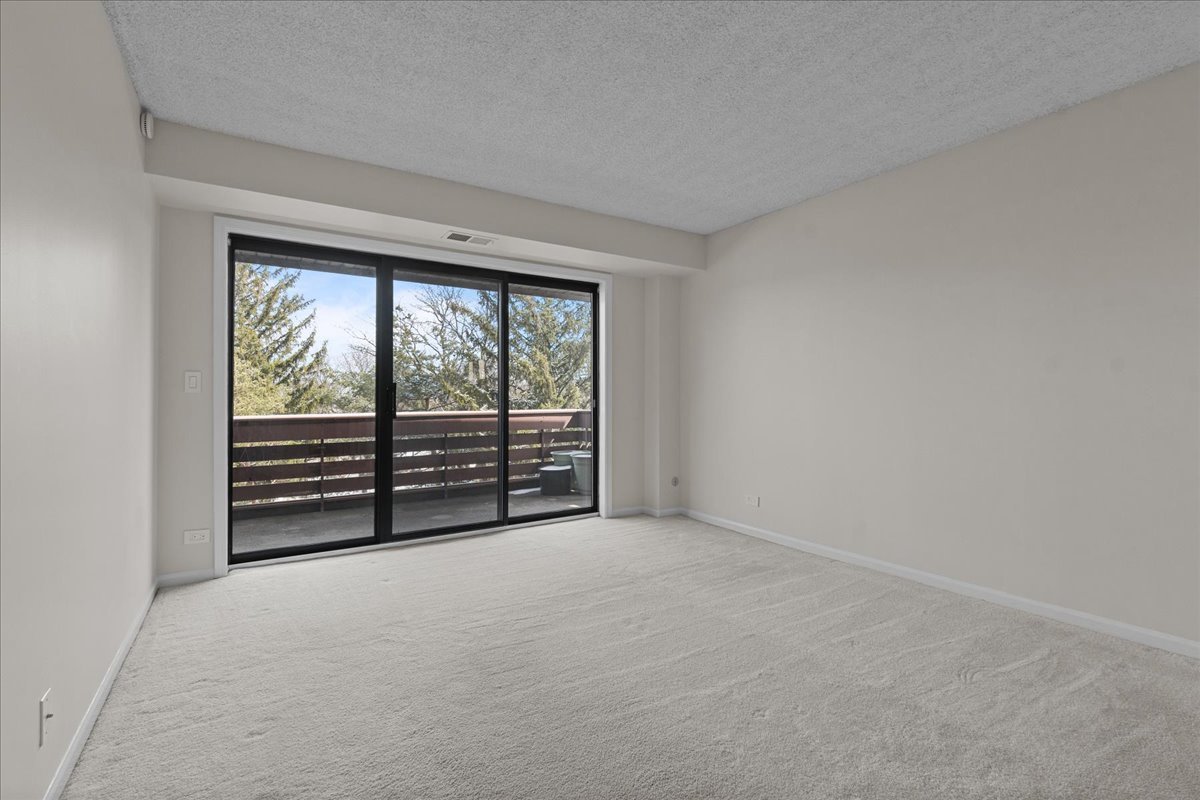 706 Waukegan Road, Unit 403C Glenview, IL 60025 - Photo 12 of 30