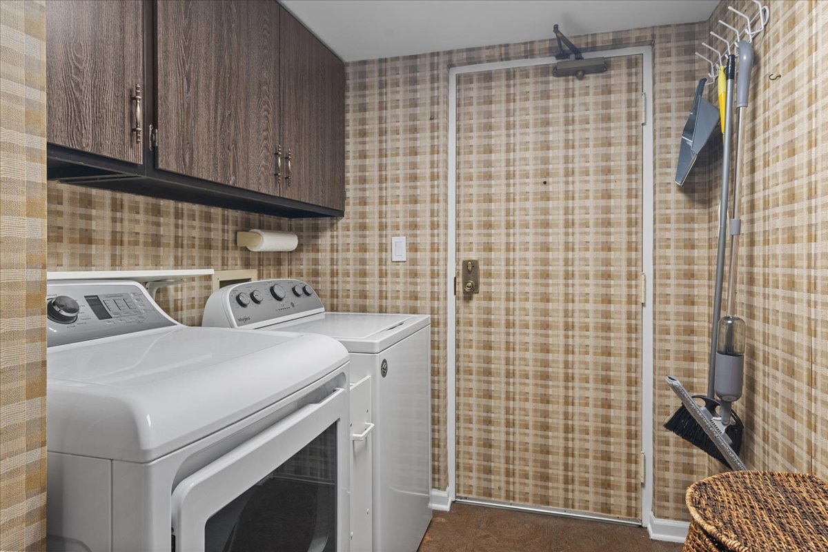 706 Waukegan Road, Unit 403C Glenview, IL 60025 - Photo 18 of 30