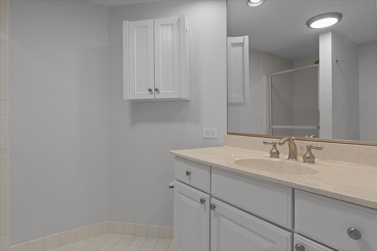 706 Waukegan Road, Unit 403C Glenview, IL 60025 - Photo 23 of 30