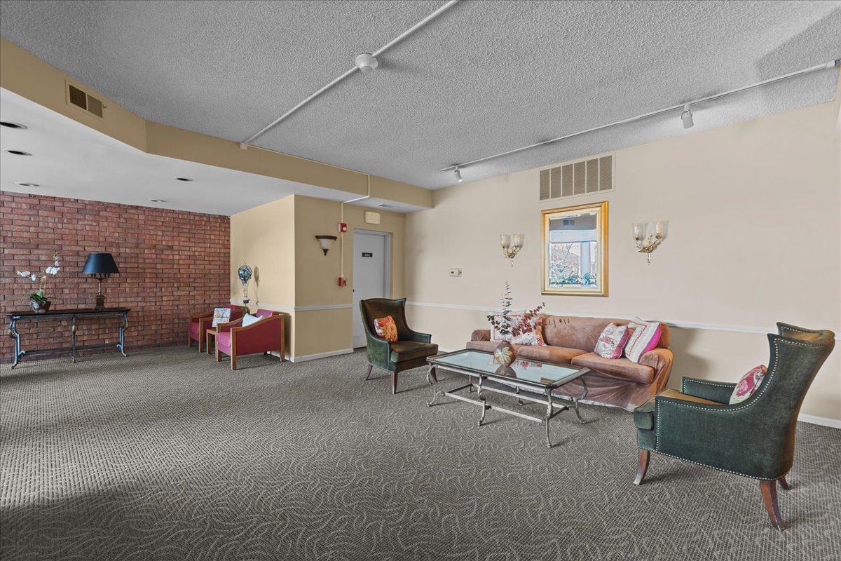 706 Waukegan Road, Unit 403C Glenview, IL 60025 - Photo 25 of 30