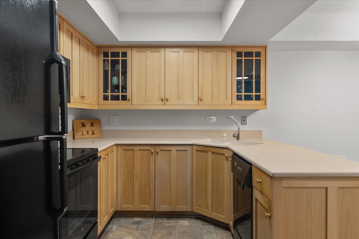 706 Waukegan Road, Unit 403C Glenview, IL 60025 - Photo 9 of 30