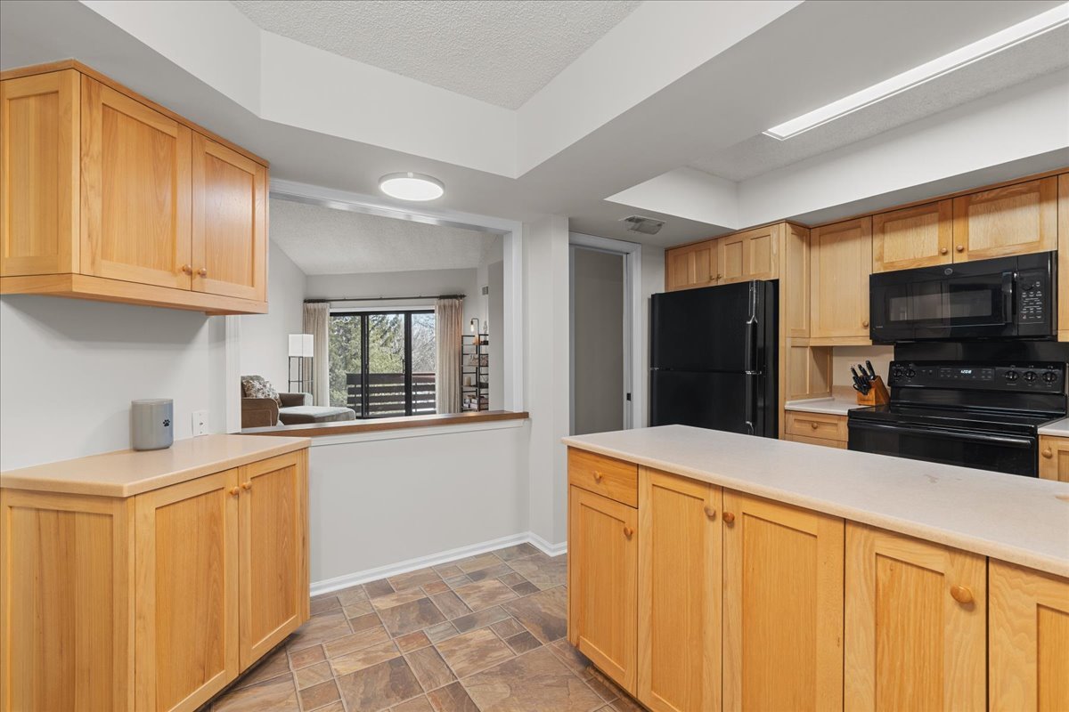 706 Waukegan Road, Unit 403C Glenview, IL 60025 - Photo 10 of 30