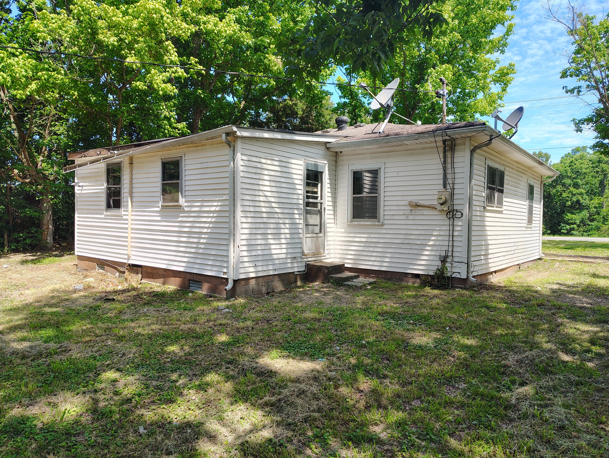 1736 Fairfield Road Westmoreland, TN 37186 - Photo 3 of 10