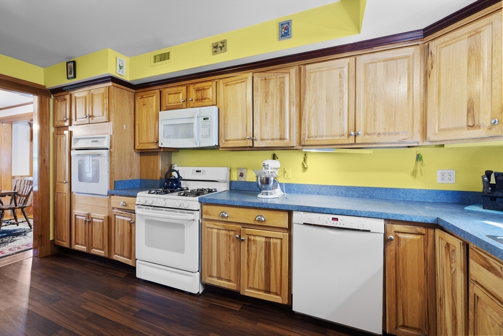 4 Farmcrest Avenue Lexington, MA 02421 - Photo 9 of 28 Gallery Image 9