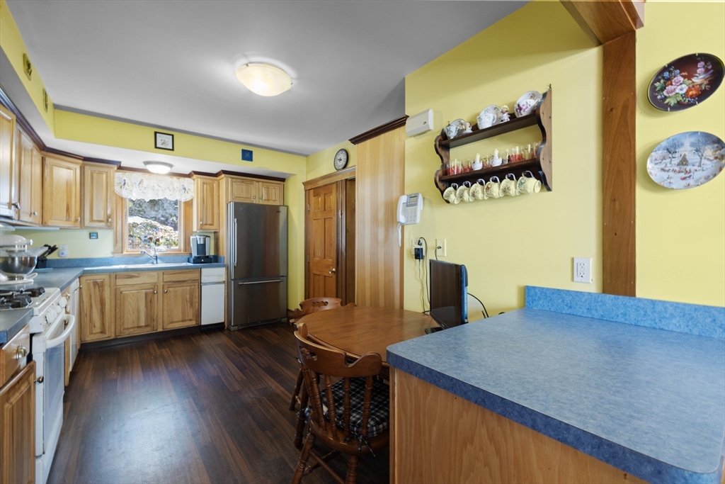 4 Farmcrest Avenue Lexington, MA 02421 - Photo 10 of 28 Gallery Image 10